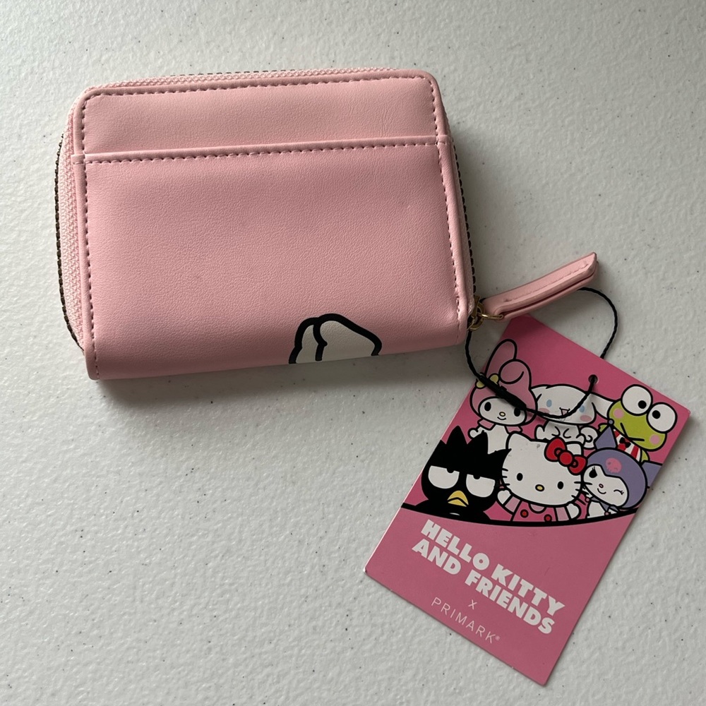Hello Kitty Pink Accessory Bundle | Beanie, Gloves, Wallet, Watch & Keychain - Picture 10 of 17